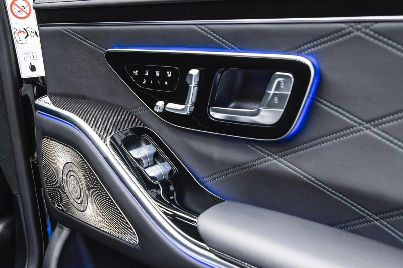 Mercedes-Benz S 63 AMG BRABUS B930 CARBON BURMESTER 4D CERAMIC TV PANO, снимка 17 - Автомобили и джипове - 51508826