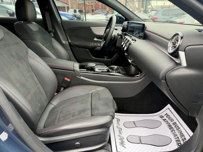 Mercedes-Benz A 220 * * 4MATIC* * Sedan* * AMG Night Package* * , снимка 8 - Автомобили и джипове - 53022390