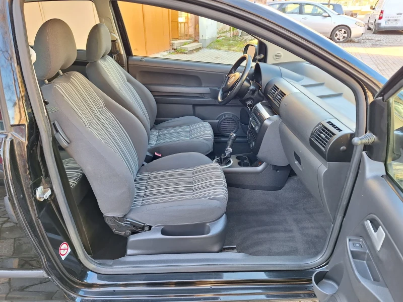 VW Fox 1.2 бензин , снимка 11 - Автомобили и джипове - 53258536