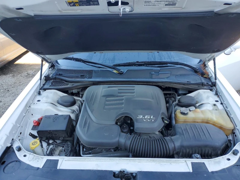 Dodge Challenger SXT RWD 3.6L V6, снимка 11 - Автомобили и джипове - 53555087