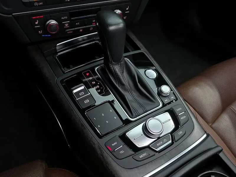 Audi A6 2.0 TDI Quattro, снимка 17 - Автомобили и джипове - 55058600
