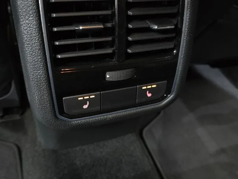 VW Passat 2.0 TSI, снимка 12 - Автомобили и джипове - 55560125