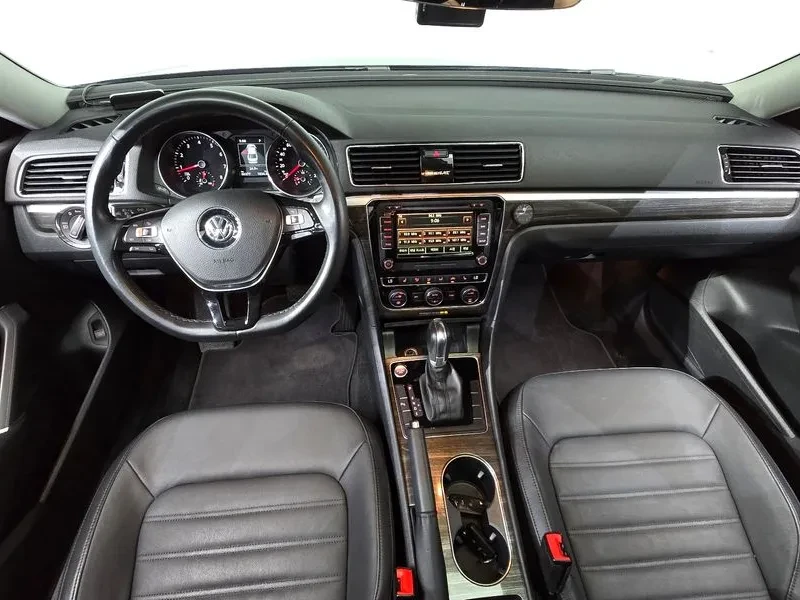 VW Passat 2.0 TSI, снимка 7 - Автомобили и джипове - 55560125