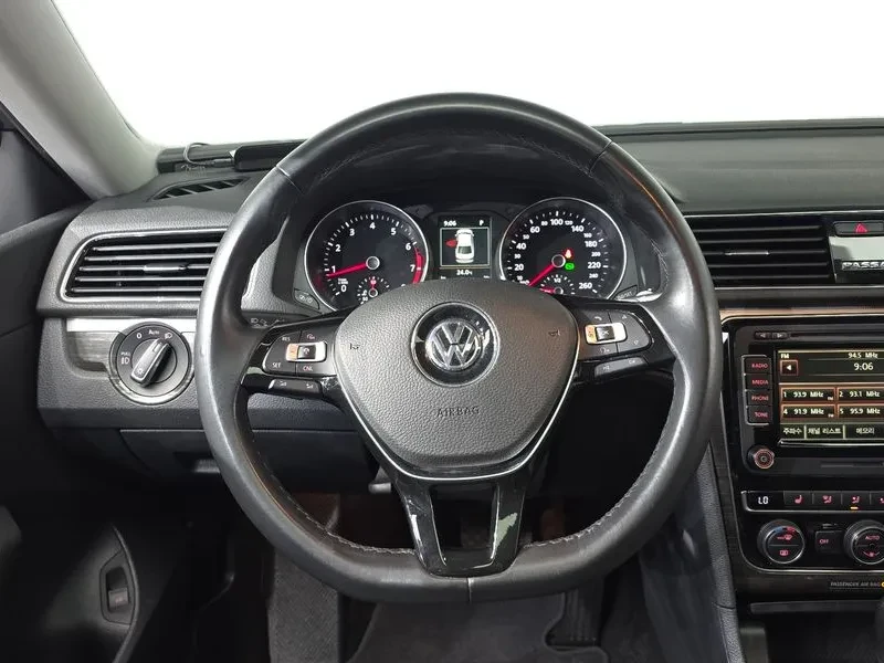 VW Passat 2.0 TSI, снимка 13 - Автомобили и джипове - 55560125