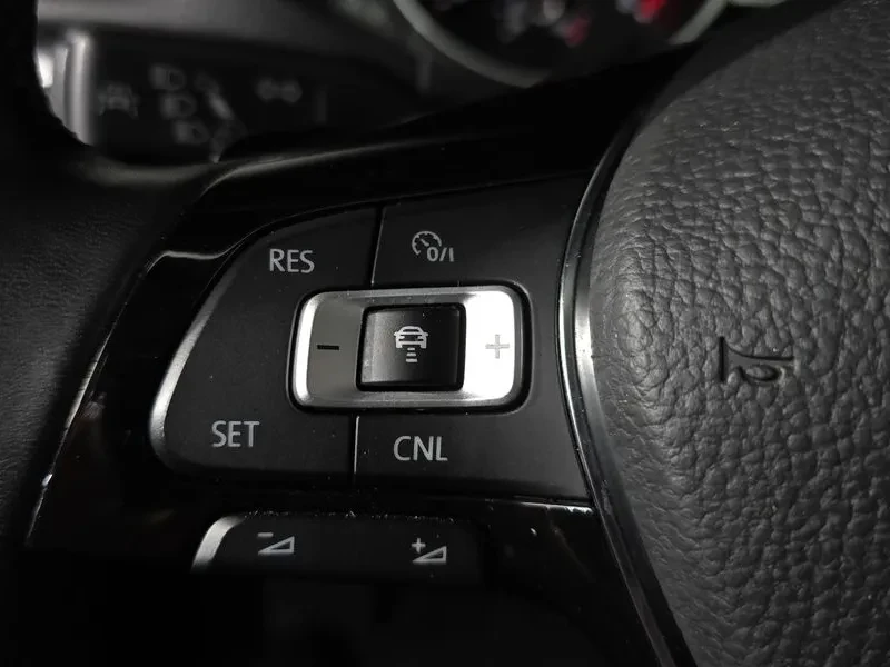 VW Passat 2.0 TSI, снимка 16 - Автомобили и джипове - 55560125