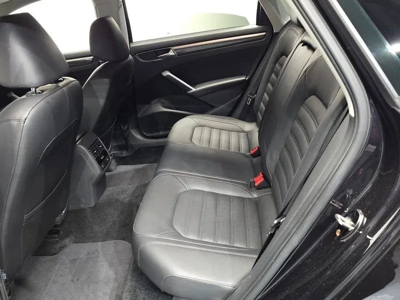VW Passat 2.0 TSI, снимка 11 - Автомобили и джипове - 55560125