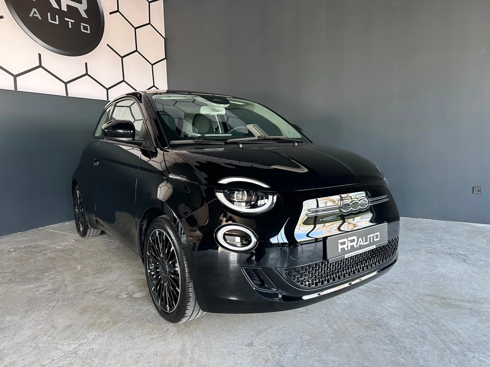 Fiat 500 * 711 км* Гаранция* ICON* 42KWh* 118HP*  - изображение 2