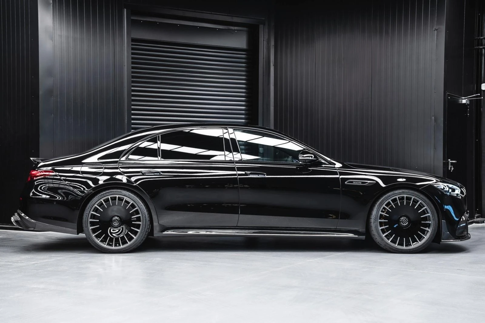 Mercedes-Benz S 63 AMG BRABUS B930 CARBON BURMESTER 4D CERAMIC TV PANO - изображение 4