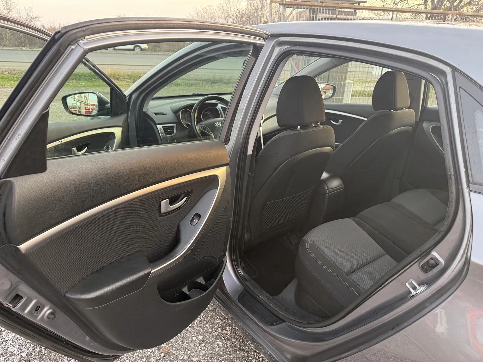 Hyundai I30 1.6 CRDI 110 �.� | Mobile.bg � ����������� 10