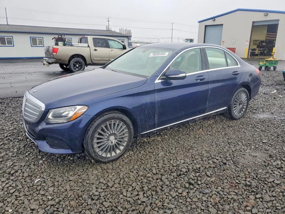 Mercedes-Benz C 300 2.0L 4 ALL WHEEL DRIVE, снимка 2 - Автомобили и джипове - 53989642