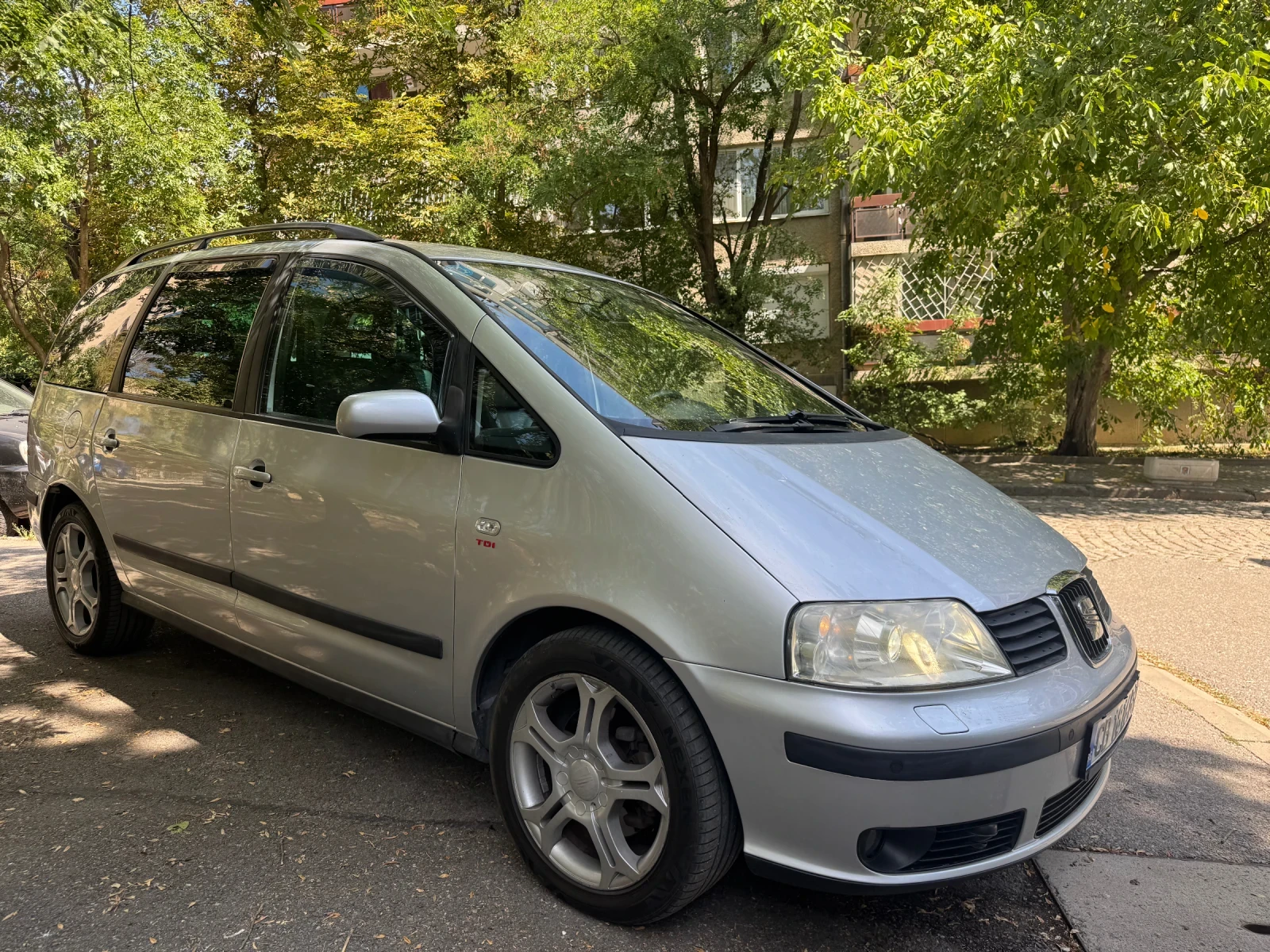 Seat Alhambra 2.0 TDI FACELIFT 7-места, ПЕЧКА, снимка 2 - Автомобили и джипове - 55943300