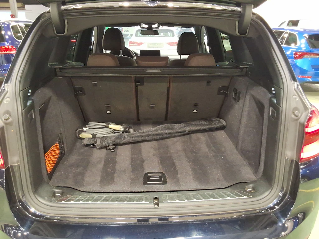 BMW iX3 80kWh, снимка 10 - Автомобили и джипове - 56127035