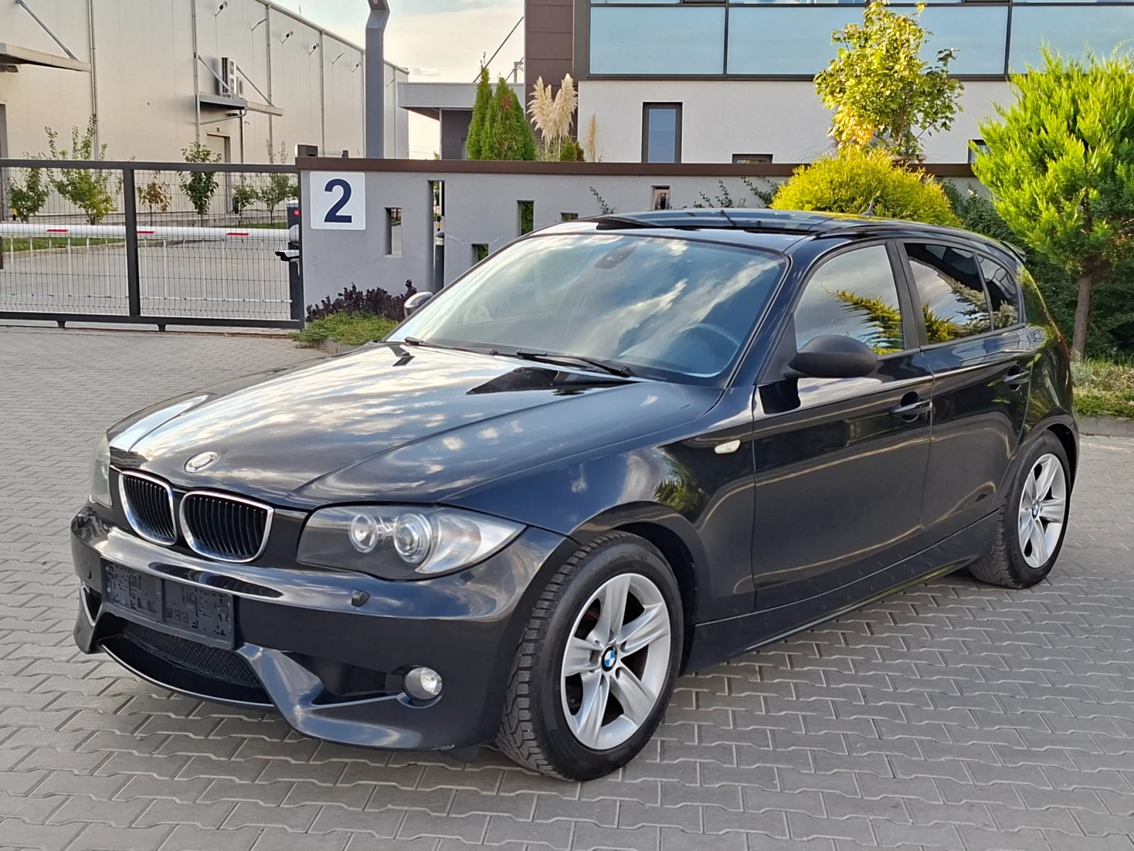 BMW 120 2.0D* (163��)* M-PACK* XENON* ��� ����*  | Mobile.bg � ����������� 4