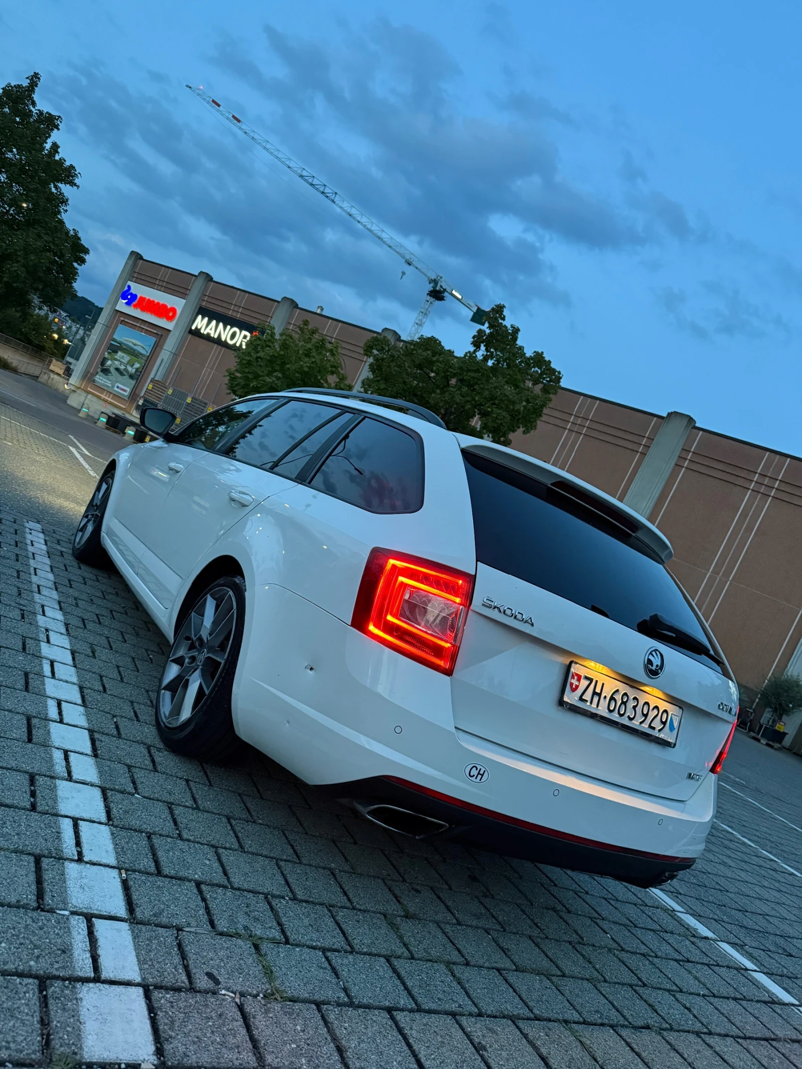Skoda Octavia Combi VRS, снимка 2 - Автомобили и джипове - 56706440