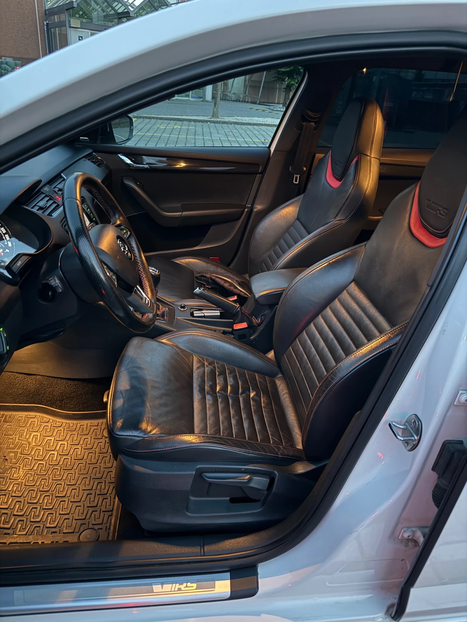 Skoda Octavia Combi VRS, снимка 5 - Автомобили и джипове - 56706440