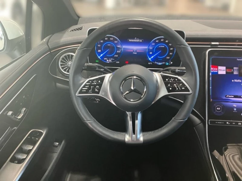 Mercedes-Benz EQE 350* MEMORY* CAM* CARPLAY* LED* , снимка 9 - Автомобили и джипове - 51998686