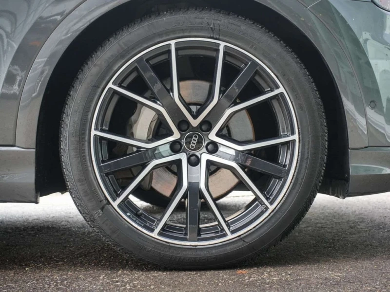 Audi Q8 S Line quattro Prestige  CARFAX, снимка 2 - Автомобили и джипове - 53468504