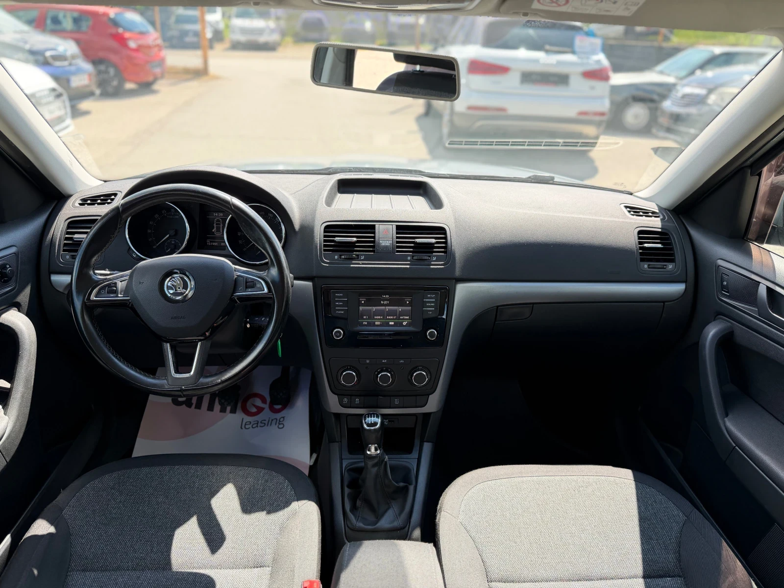 Skoda Yeti 2.0TDI, снимка 12 - Автомобили и джипове - 51826551