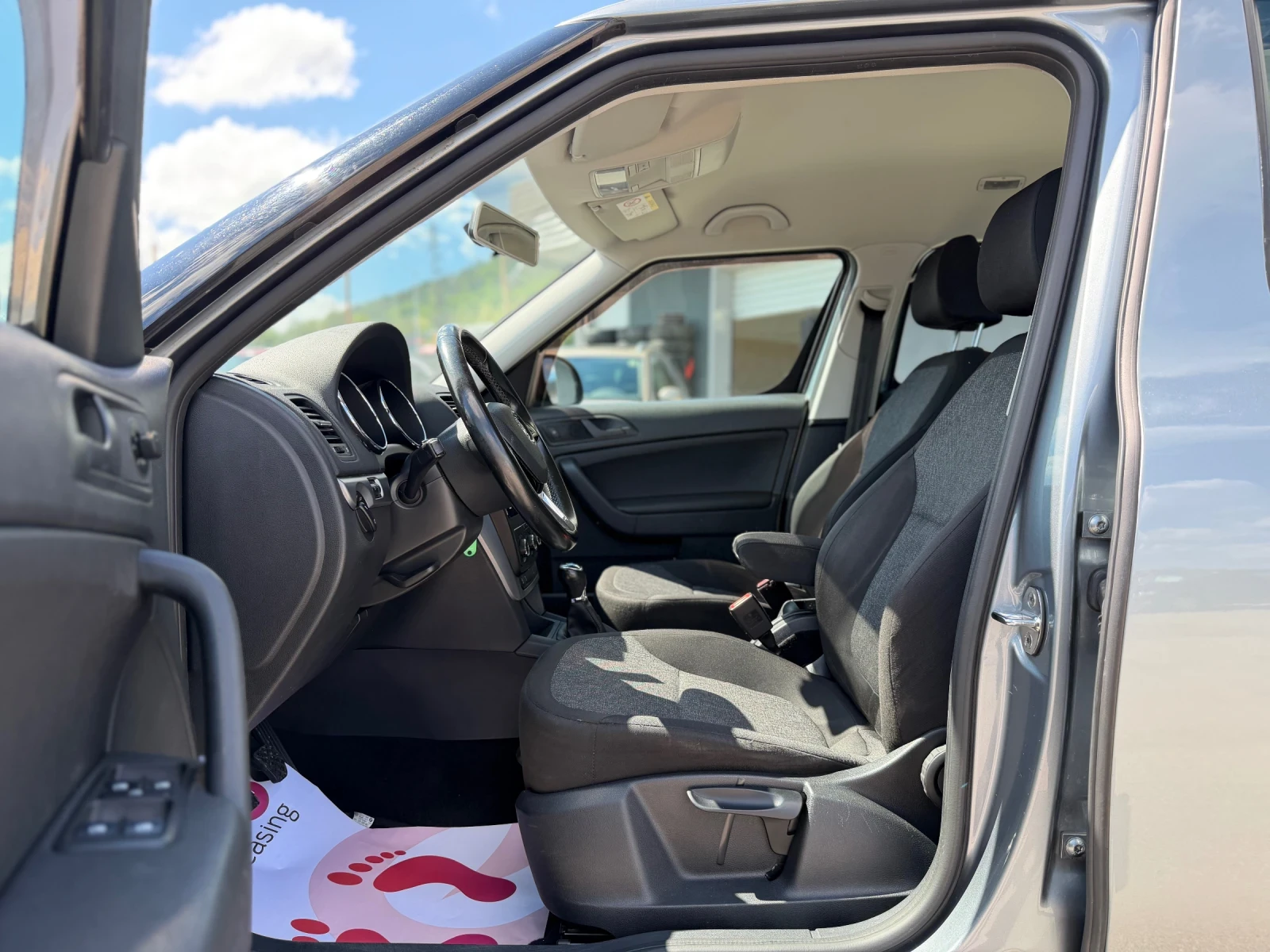 Skoda Yeti 2.0TDI, снимка 9 - Автомобили и джипове - 51826551