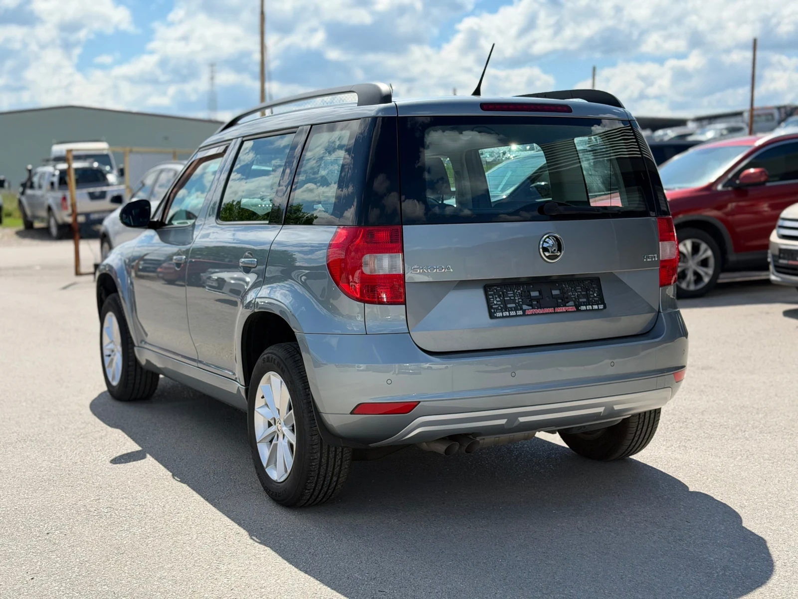 Skoda Yeti 2.0TDI, снимка 4 - Автомобили и джипове - 51826551