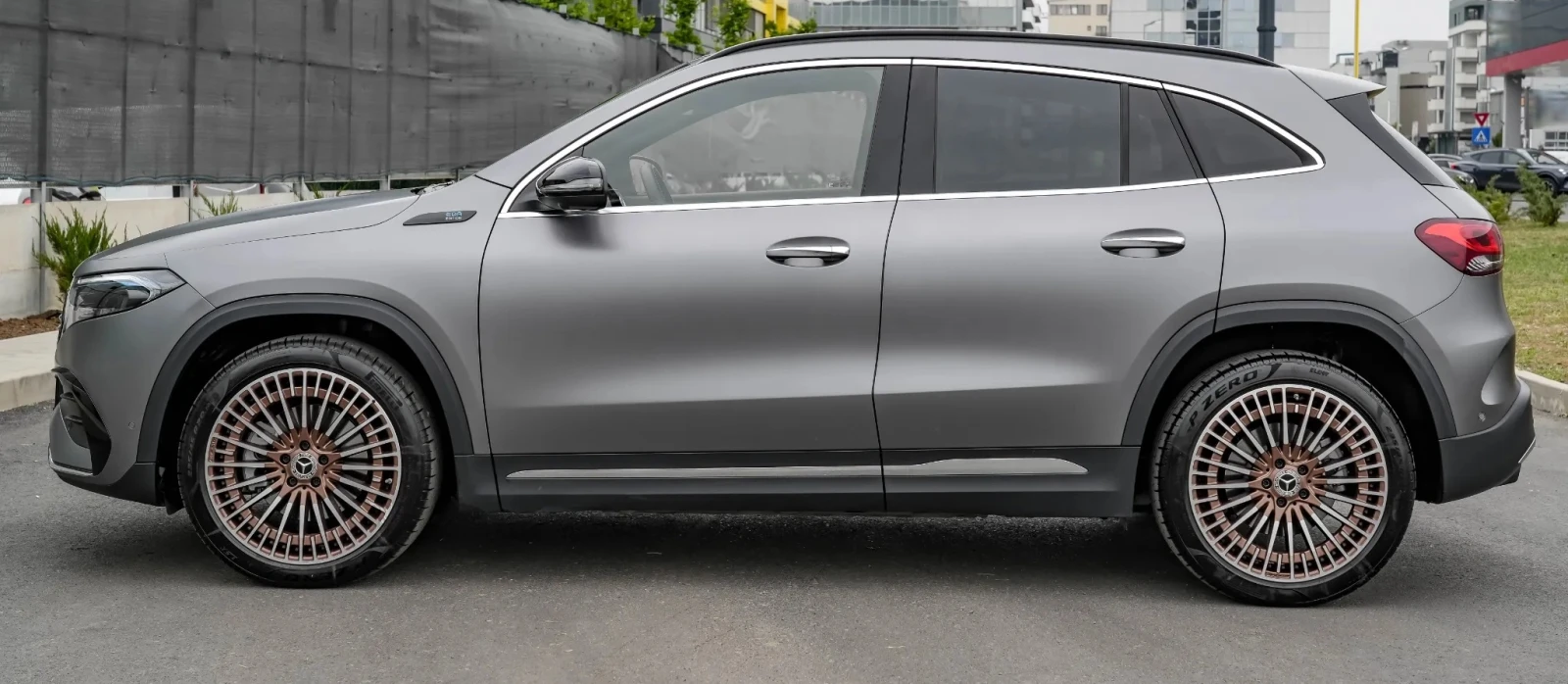 Mercedes-Benz EQA 350 SUV AMG Line 4Matic - изображение 4