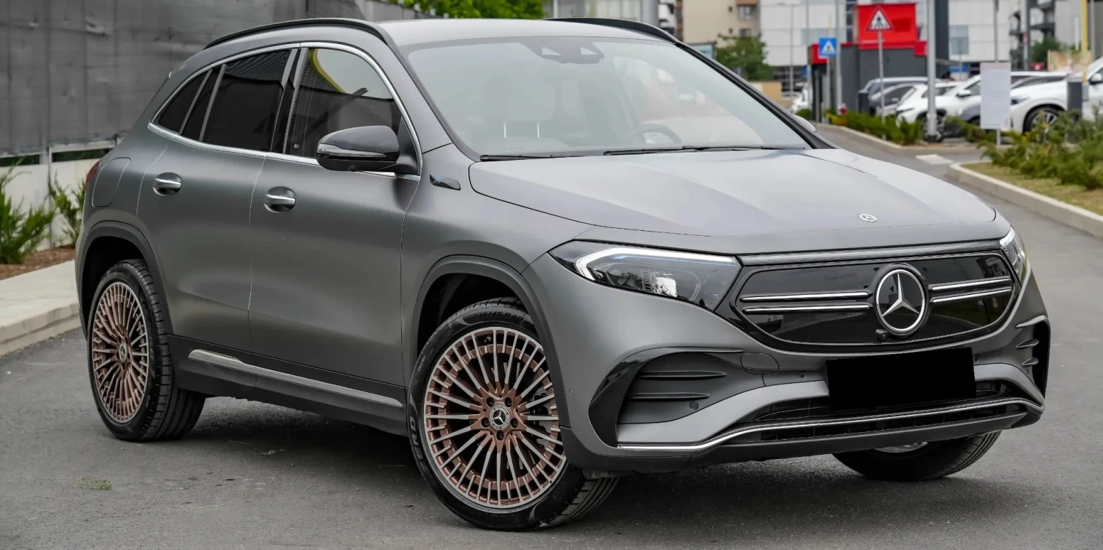 Mercedes-Benz EQA 350 SUV AMG Line 4Matic - изображение 2