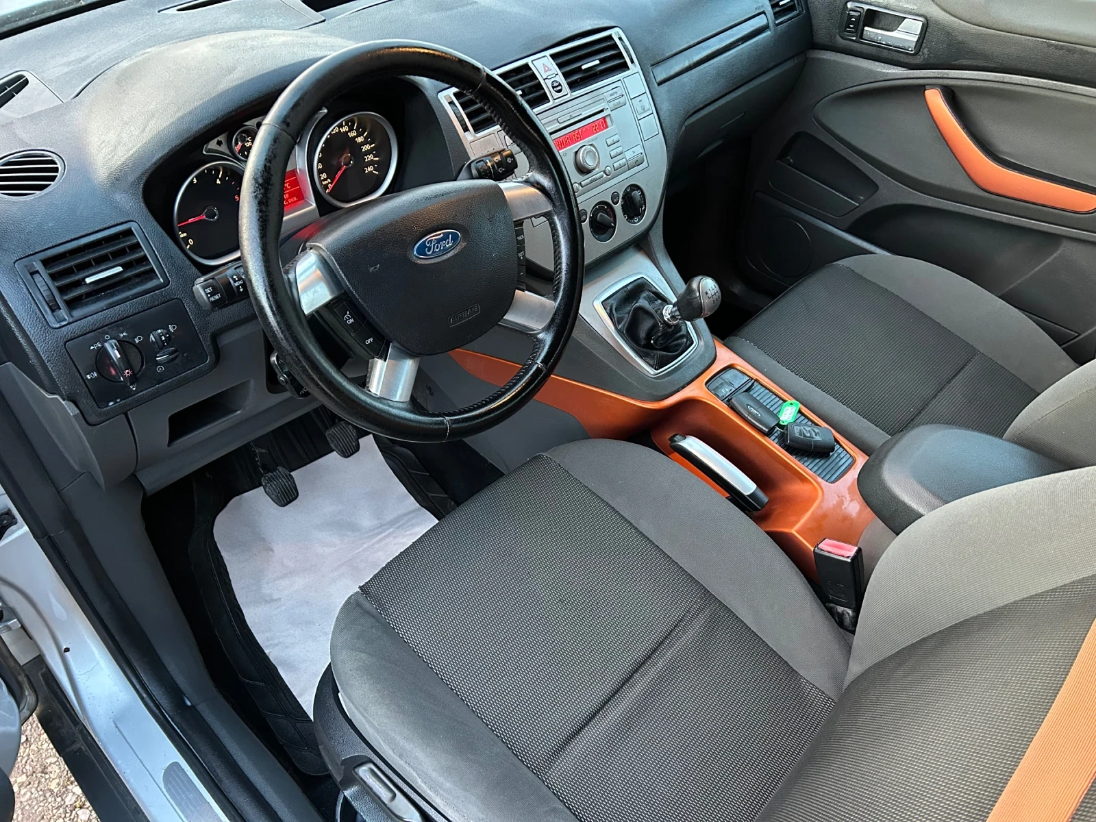 Ford Kuga 2.0HDi/4x4/136K.C./KLiMA - изображение 9