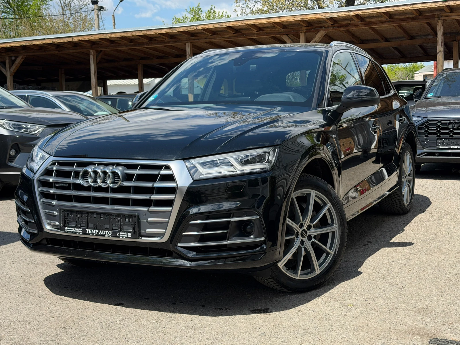 Audi Q5 2.0TDI* S-Line* 190к.с* ПЪЛНА СЕРВИЗНА ИСТОРИЯ В А