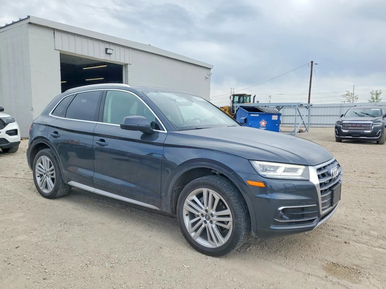 Audi Q5 2.0T Quattro* BANG & OLUFSEN* HEAD-UP* DISTRONIC* , снимка 2 - Автомобили и джипове - 54855463