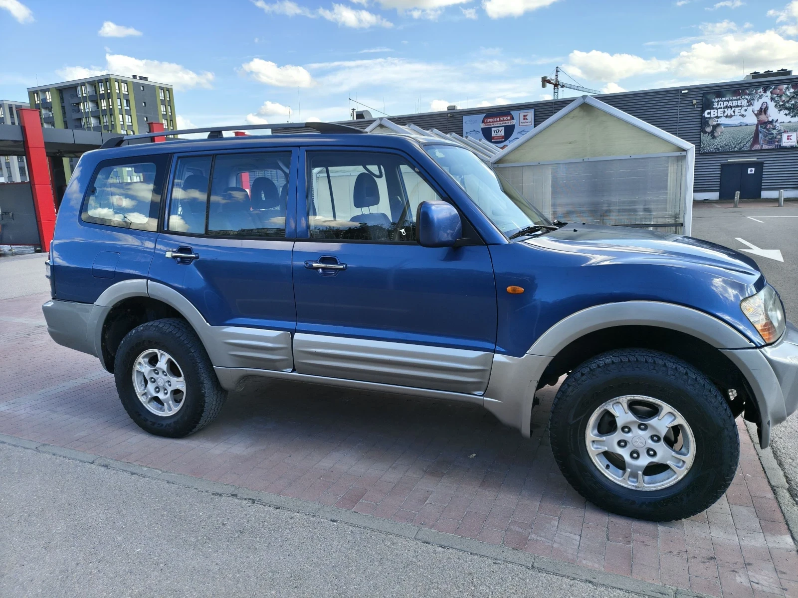Mitsubishi Pajero 3.2  DiD, снимка 3 - Автомобили и джипове - 55152141