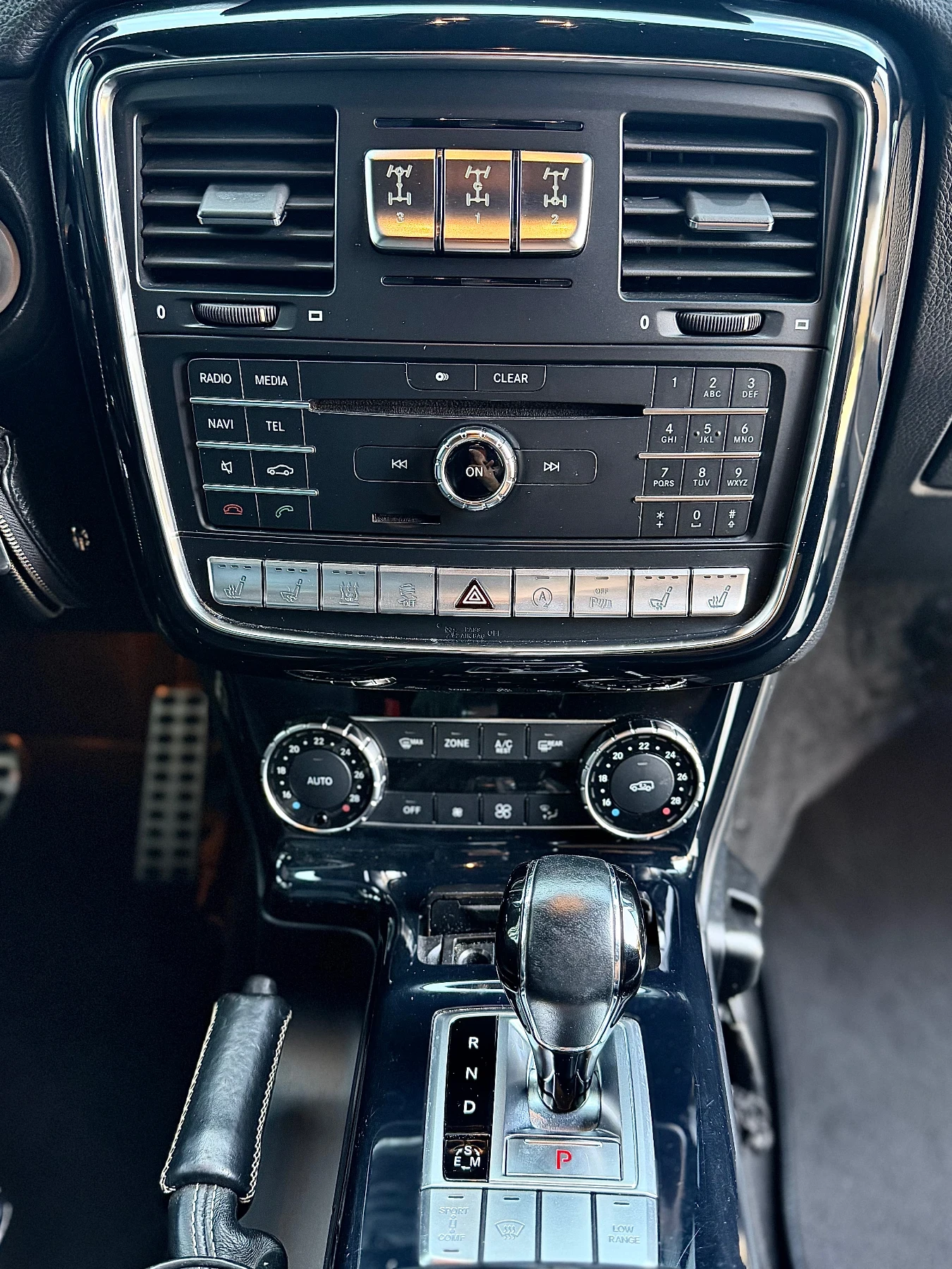 Mercedes-Benz G 500 Designo, снимка 12 - Автомобили и джипове - 55604736