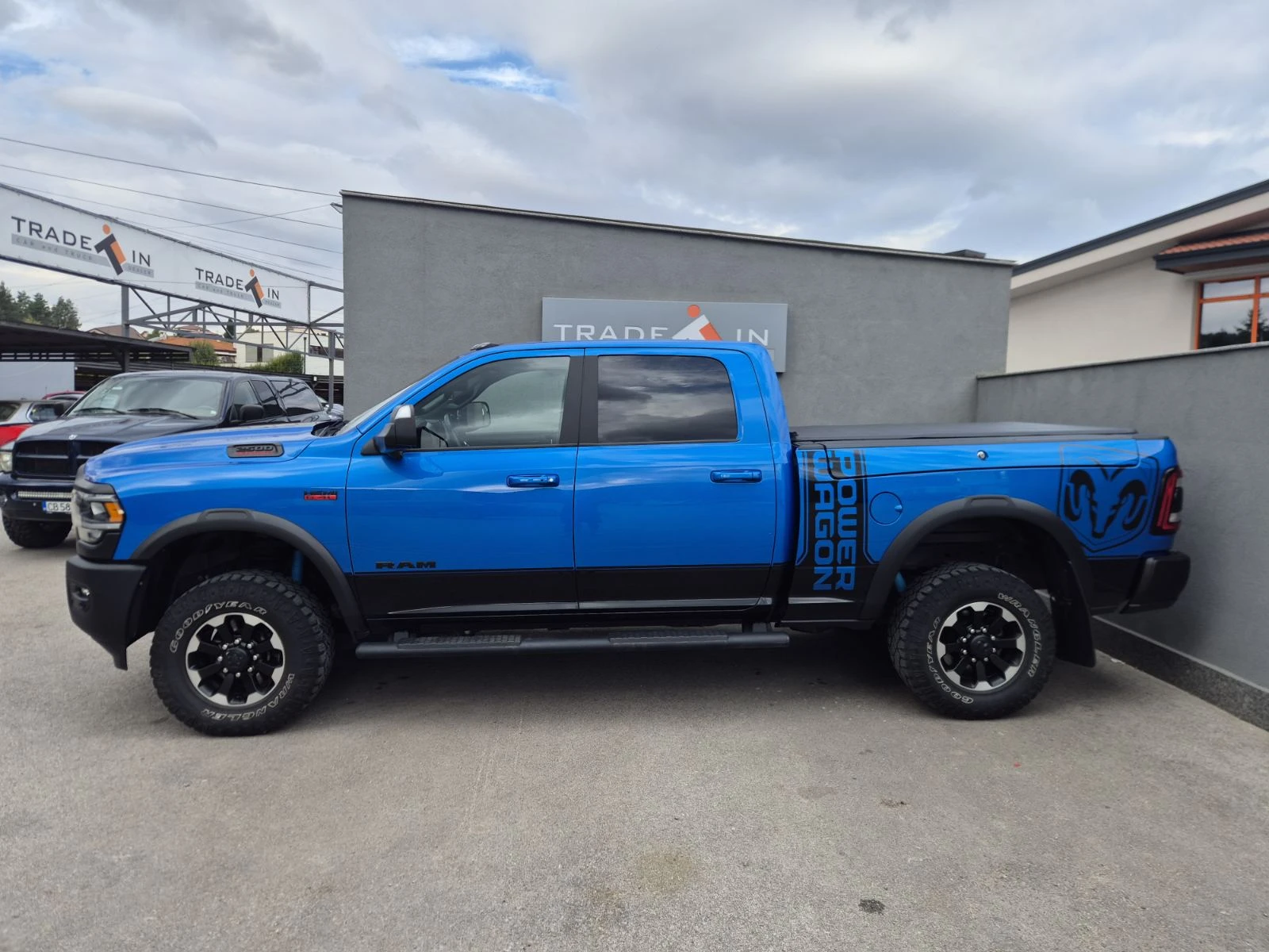 Dodge RAM 2500 Power Wagon, снимка 2 - Автомобили и джипове - 56300831