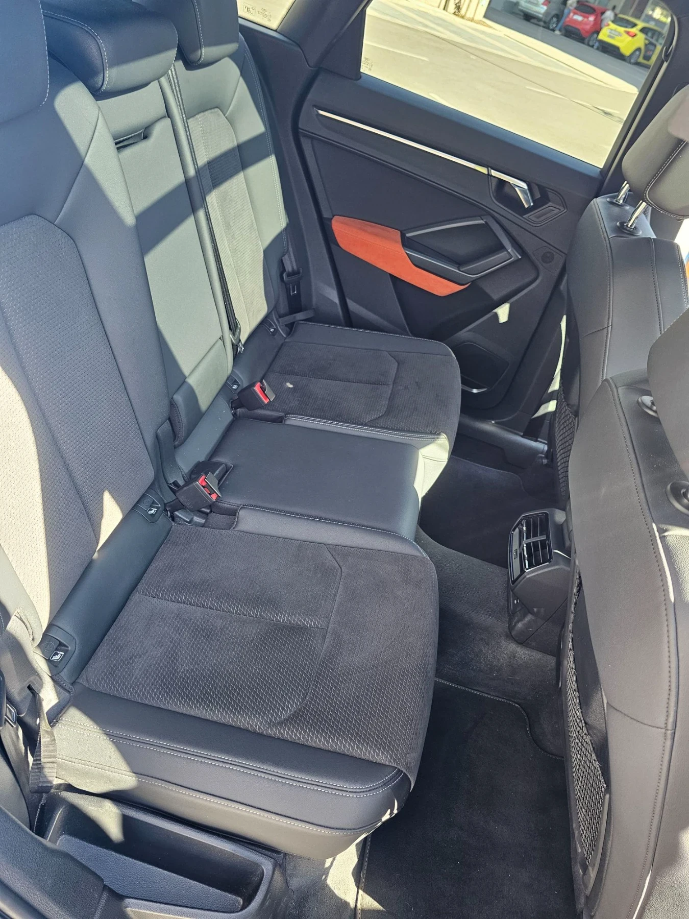Audi Q3 2.0 TFSI S line, снимка 12 - Автомобили и джипове - 56425256