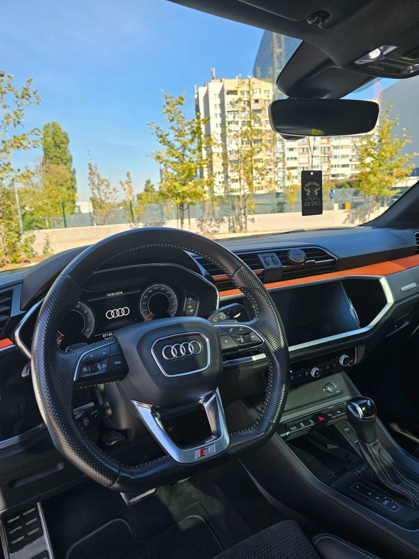 Audi Q3 2.0 TFSI S line, снимка 13 - Автомобили и джипове - 56425256