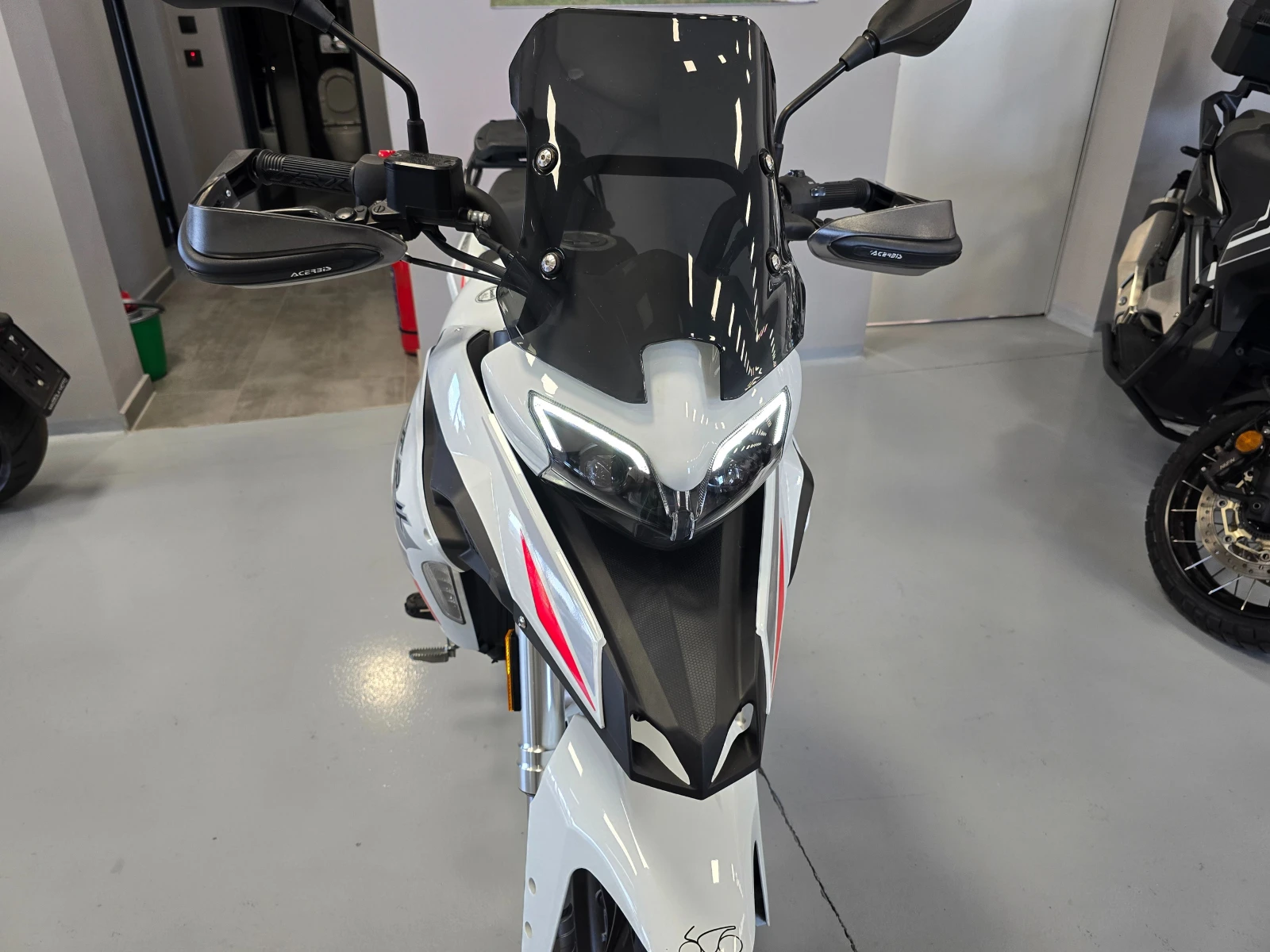 Benelli 250 TRK, ABS, Led, 2024г. - изображение 9