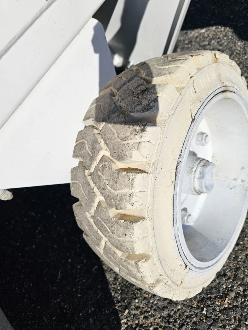 Автовишка Друга марка Holland Lift 108 EL 12, снимка 11 - Индустриална техника - 49161211