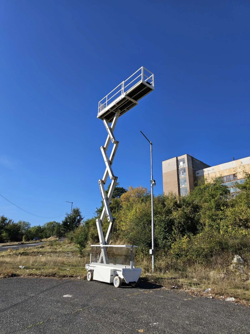 Автовишка Друга марка Holland Lift 108 EL 12, снимка 9 - Индустриална техника - 49161211