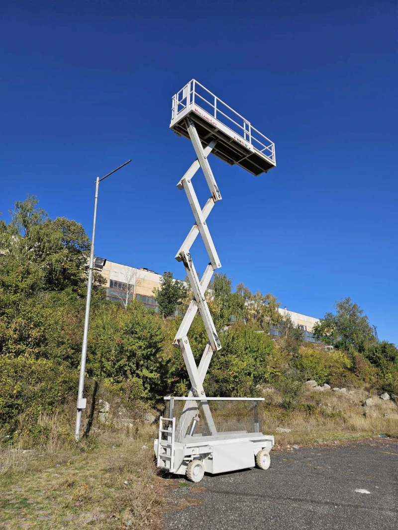 Автовишка Друга марка Holland Lift 108 EL 12, снимка 8 - Индустриална техника - 49161211