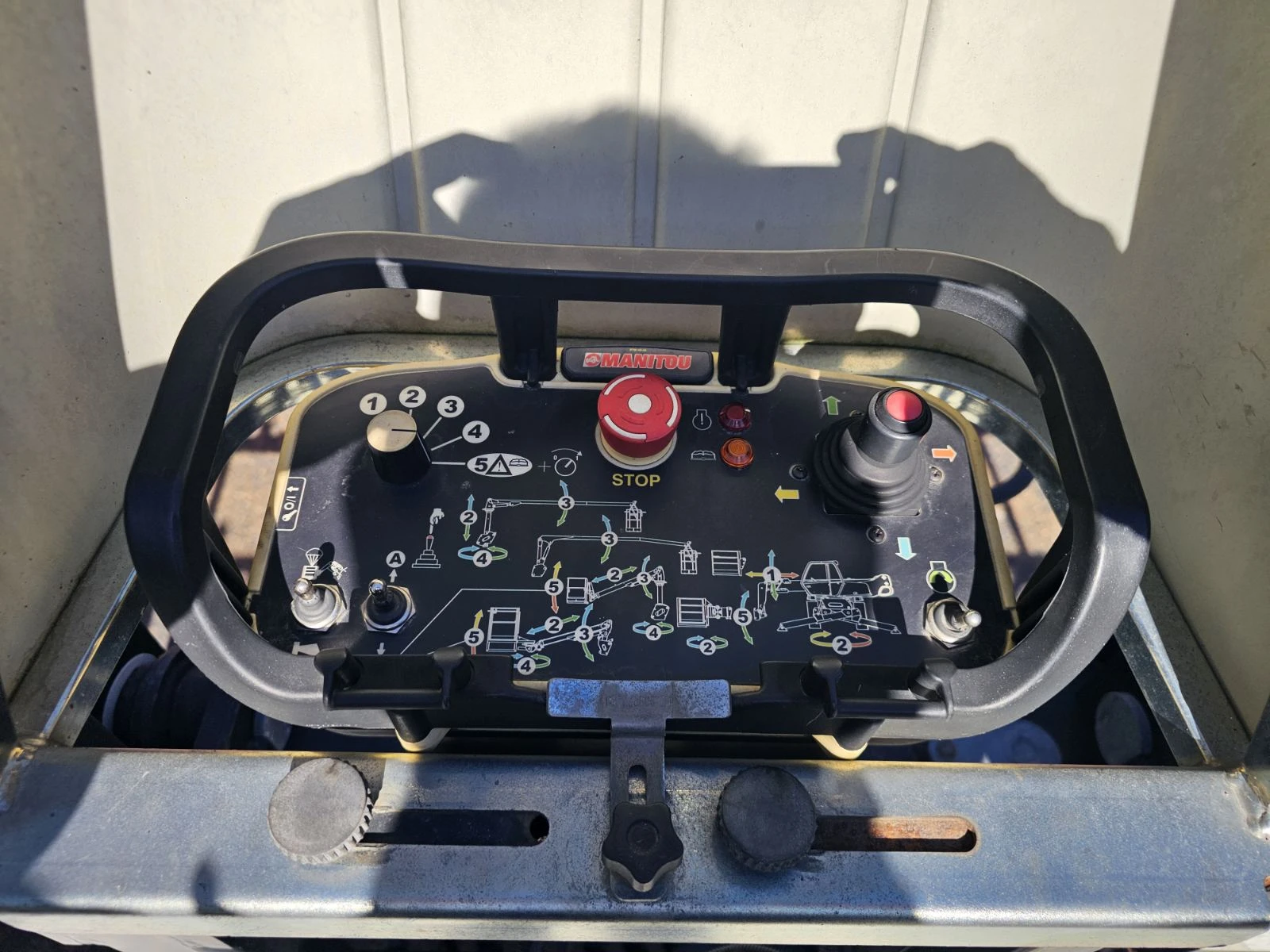 Телескопични товарачи Manitou ROTO MRT 1850 4x4x4, снимка 10 - Индустриална техника - 54195891