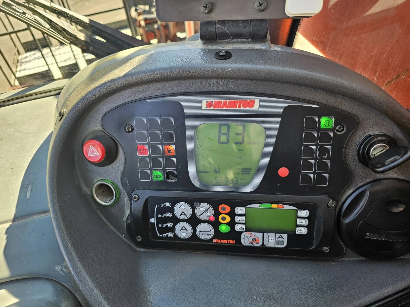 Телескопични товарачи Manitou ROTO MRT 1850 4x4x4, снимка 12 - Индустриална техника - 54195891