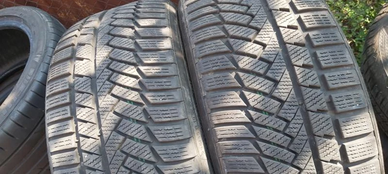 Гуми Зимни 235/35R19, снимка 2 - Гуми и джанти - 29865867