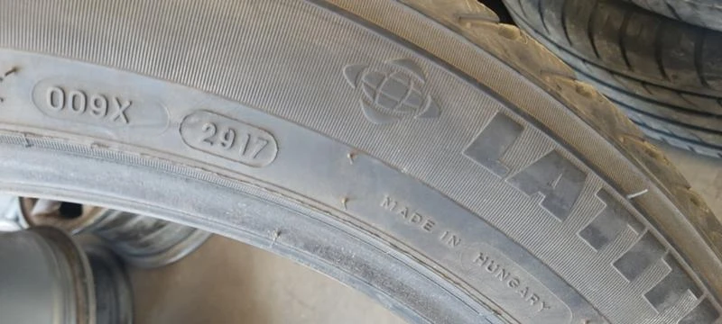 Гуми Зимни 275/45R21, снимка 8 - Гуми и джанти - 33053826