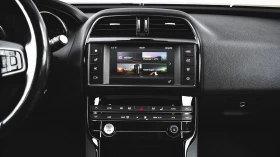 Jaguar XE 2.0 Automatic, снимка 11