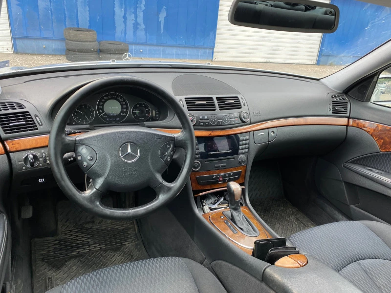 Mercedes-Benz E 280 3.2, снимка 10 - Автомобили и джипове - 47612400