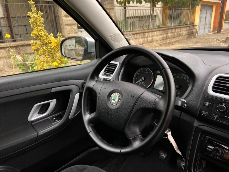 Skoda Fabia 1.6i 105к.с. КЛИМАТРОНИК* EXCLUSIVE* 177 000км* , снимка 10 - Автомобили и джипове - 47193312