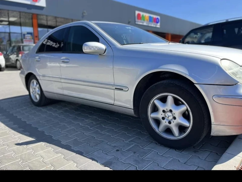 Mercedes-Benz C 220, снимка 4 - Автомобили и джипове - 47795545