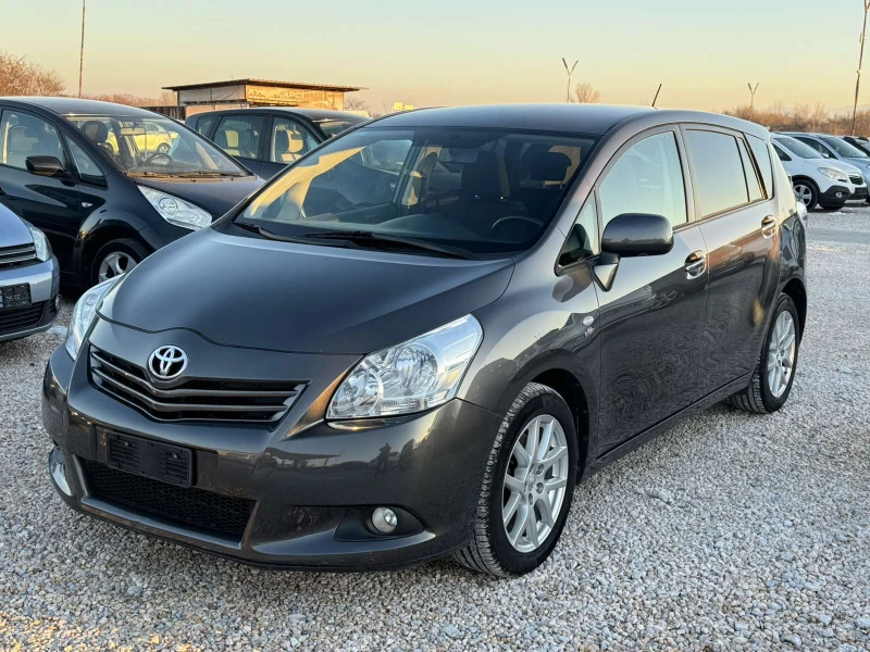 Toyota Verso 2.2D-CAT, снимка 1 - Автомобили и джипове - 48730424