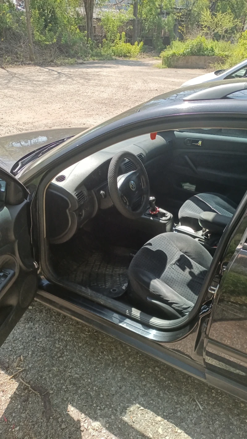 VW Passat 1.6 , снимка 5 - Автомобили и джипове - 52526304