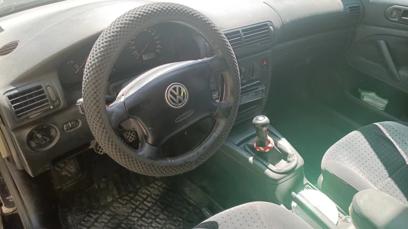VW Passat 1.6 , снимка 6 - Автомобили и джипове - 52526304