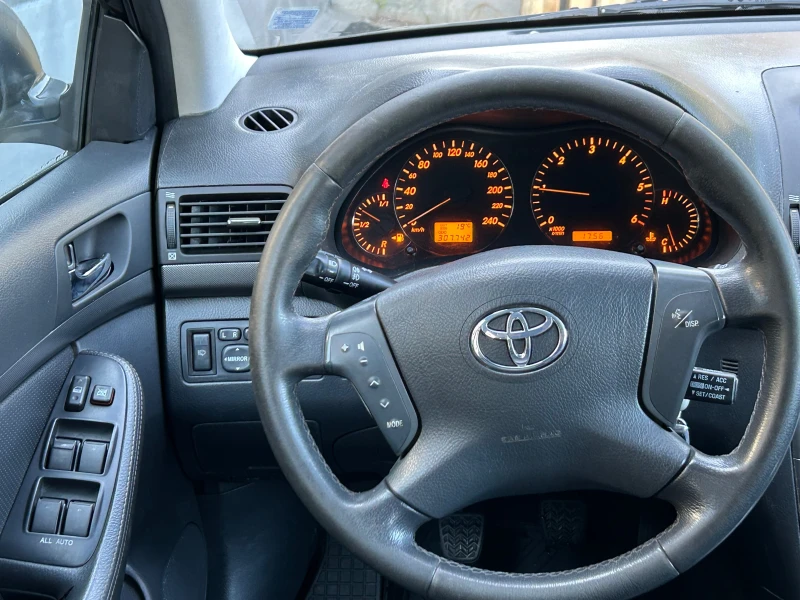 Toyota Avensis, снимка 5 - Автомобили и джипове - 52396113